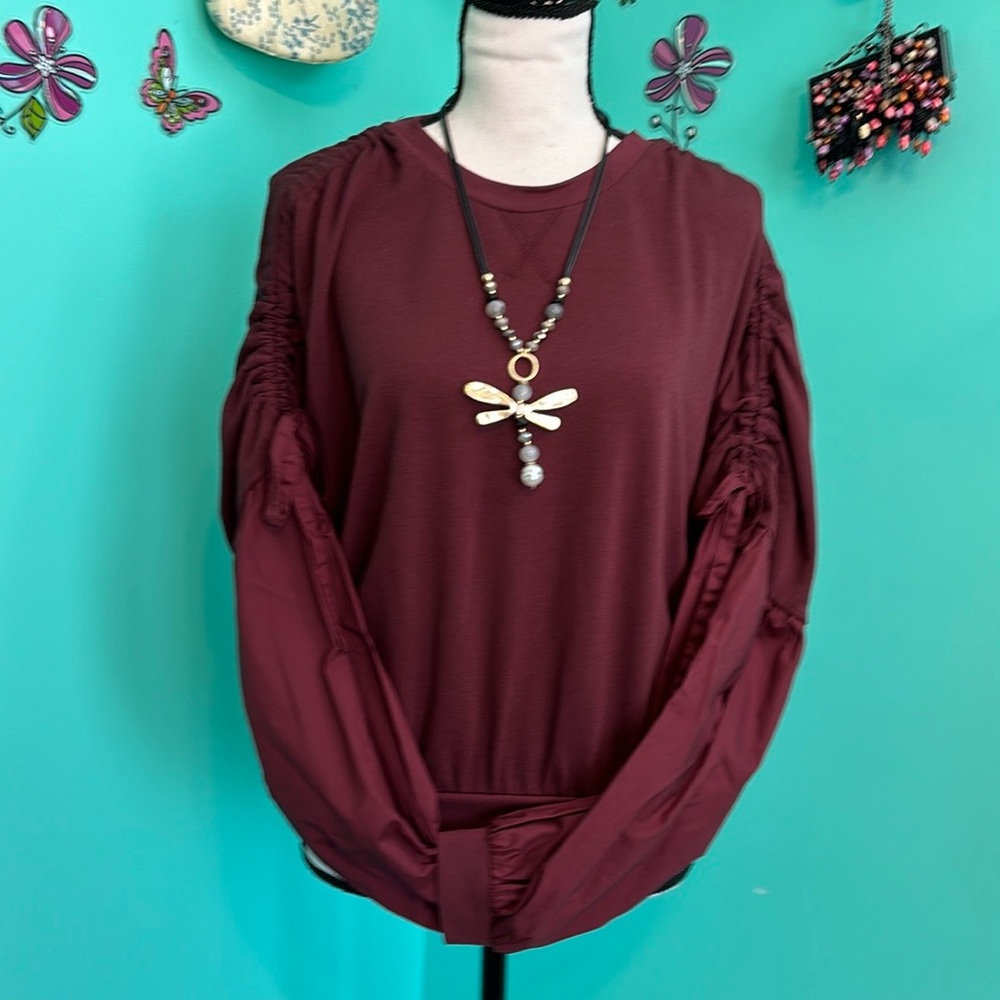 Do +Be Long Sleeve Plum Crop style Top